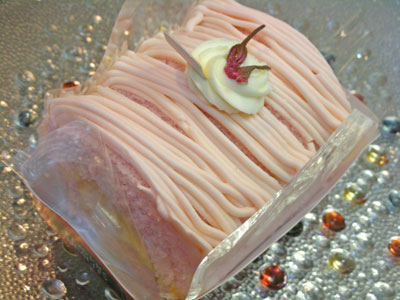 AKAIRIBON・赤いリボンのショートケーキケーキ