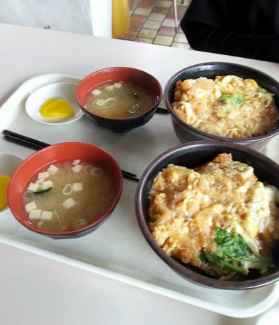 札幌市役所の大食堂のカツ丼