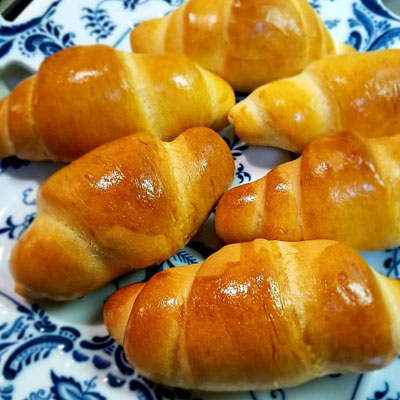 “手作りロールパン”